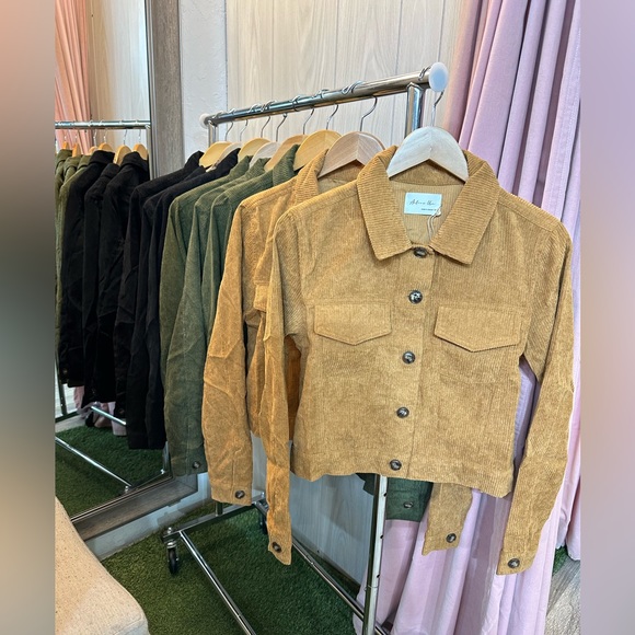 Beautiful jackets - Picture 3 of 8